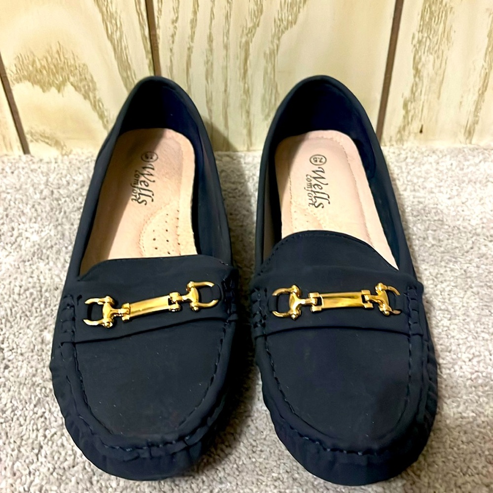 Wells Comfort navy blue loafer size 7.5